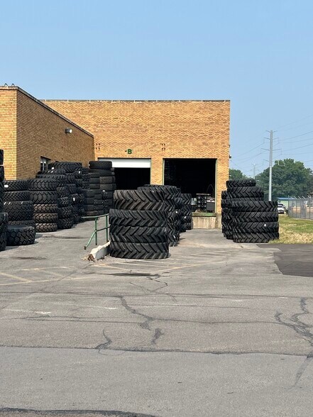 414 Continuum Dr, Liverpool, NY à vendre - Photo principale – Image 1 sur 4