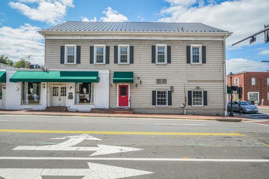 10403 Main St, Fairfax, VA à louer - Photo de l’immeuble – Image 3 sur 6