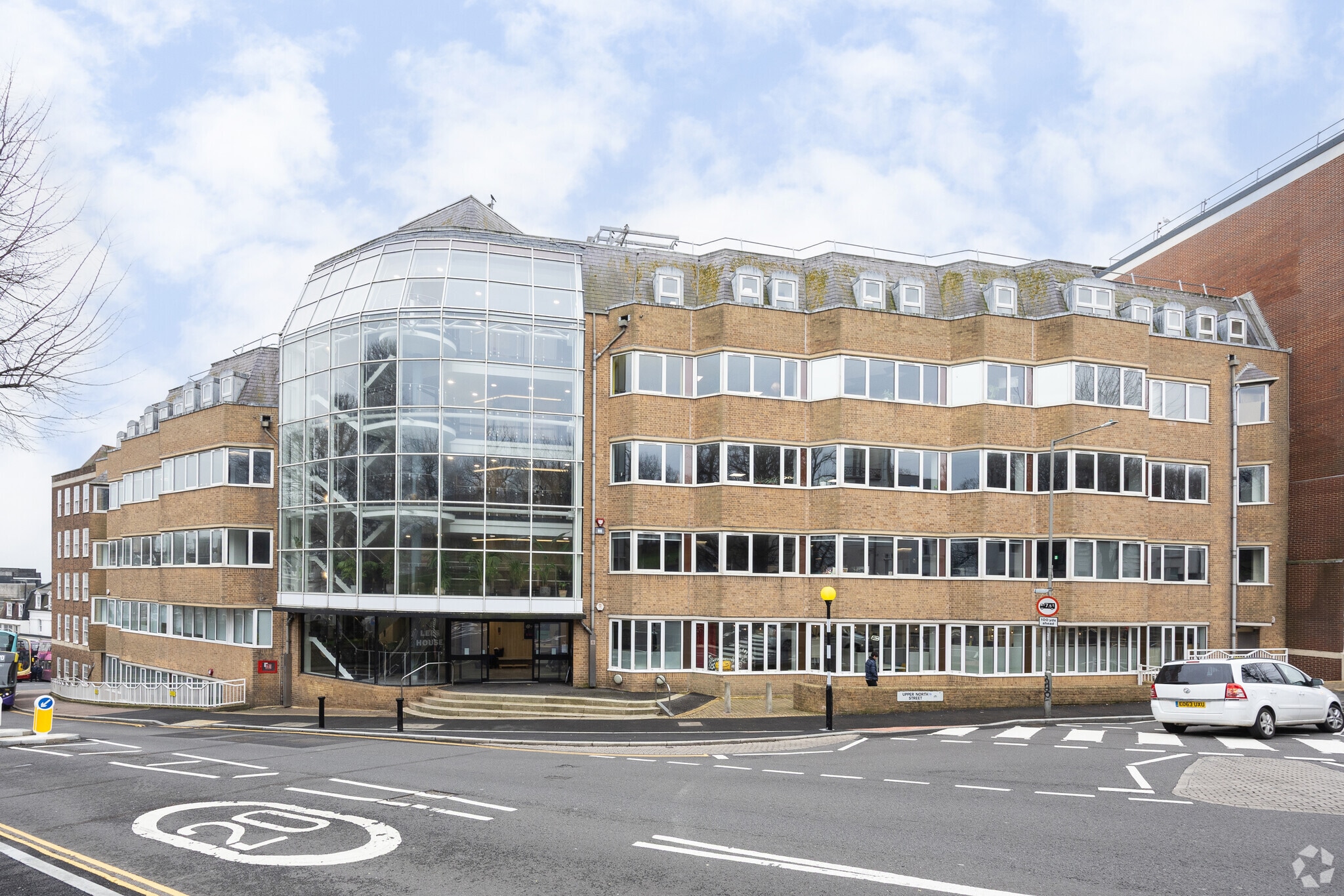 21-33 Dyke Rd, Brighton à louer Photo principale– Image 1 sur 3