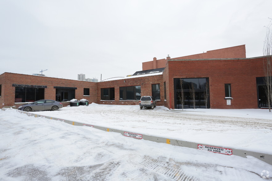 10315 109th St NW, Edmonton, AB à vendre - Photo de l’immeuble – Image 3 sur 5