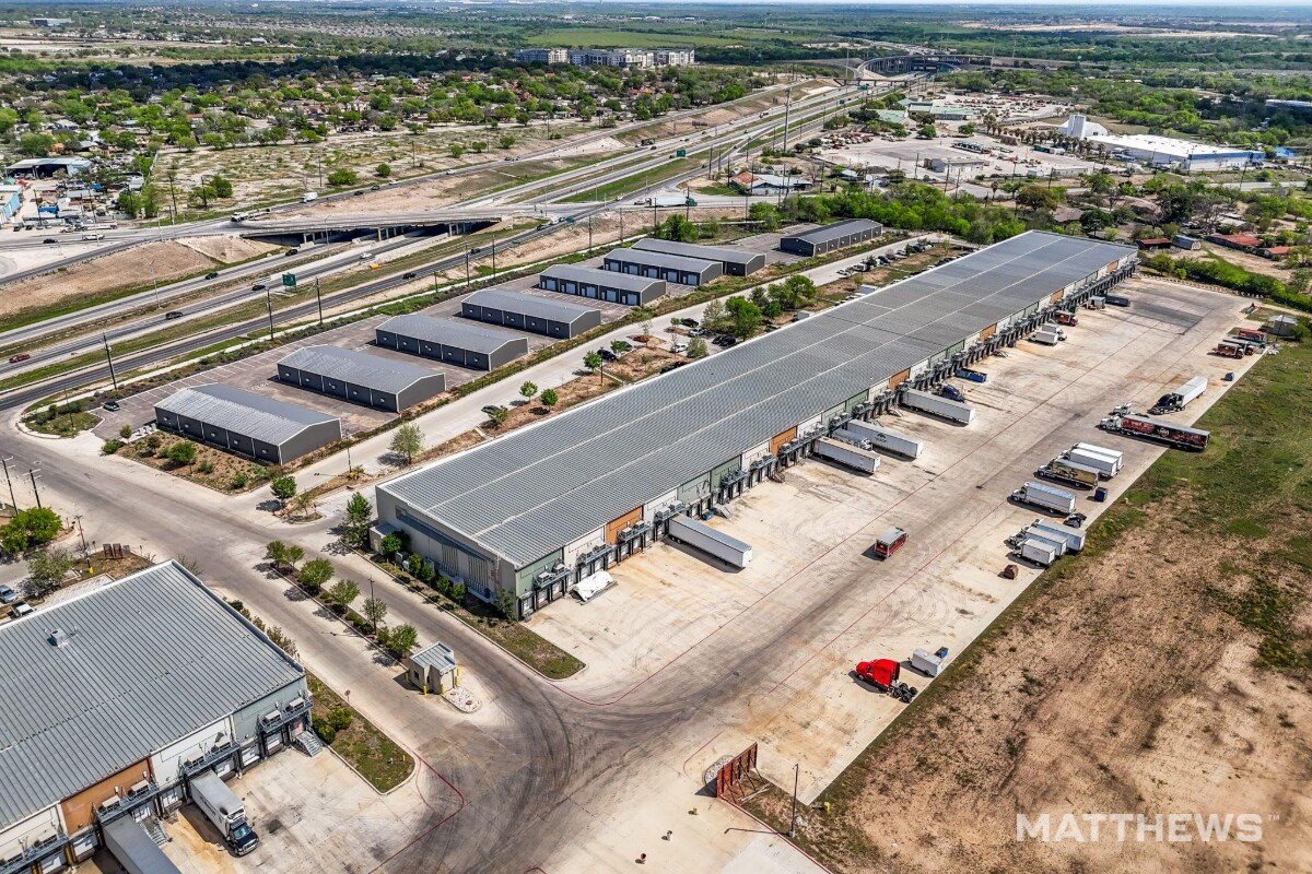9342 SE Loop 410, San Antonio, TX à vendre Photo principale– Image 1 sur 4