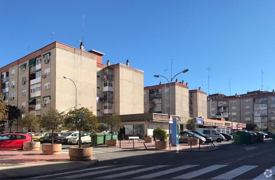 Local commercial dans Alcalá de Henares, Madrid à vendre - Photo de l’immeuble – Image 2 sur 2