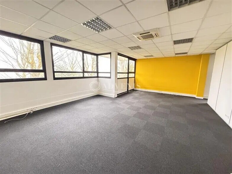 Bureau dans Lognes à louer - Photo de l’immeuble – Image 3 sur 4