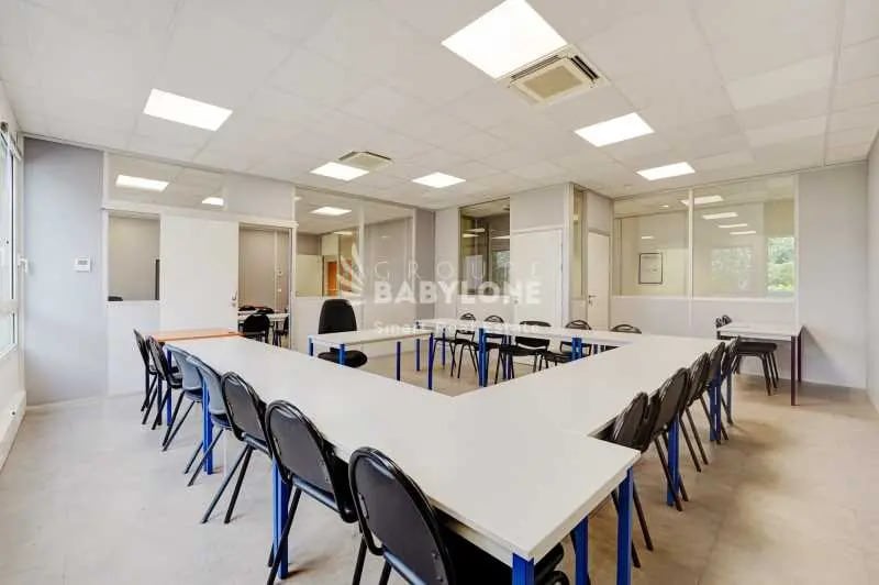 22 Rue Gambetta, Nanterre à louer - Photo de l’immeuble – Image 2 sur 16