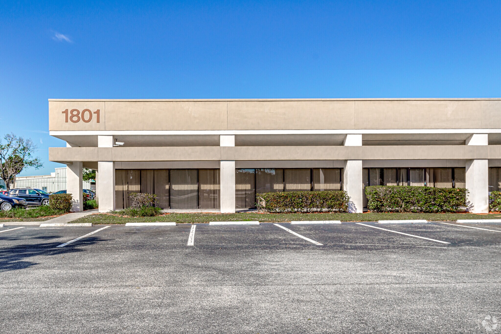 1801 S Perimeter Rd, Fort Lauderdale, FL à louer Photo de l’immeuble– Image 1 sur 5