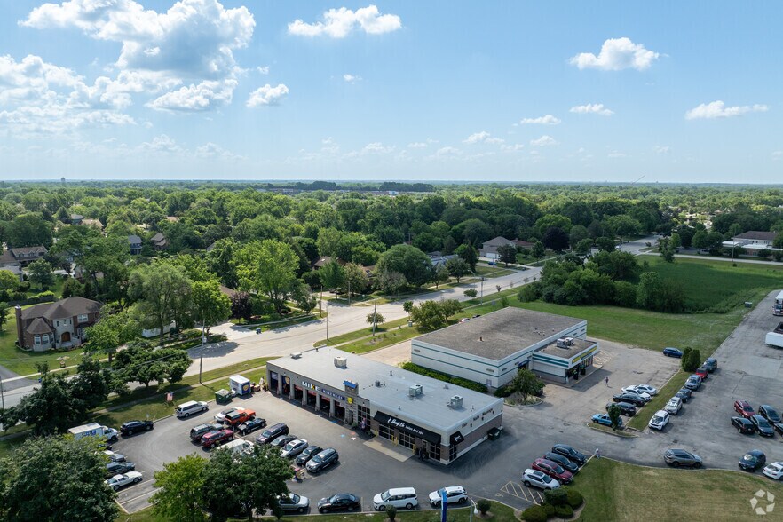 7201-7209 Lemont Rd, Downers Grove, IL à vendre - Photo de l’immeuble – Image 3 sur 4