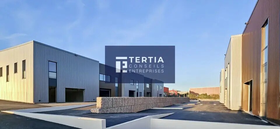 Local d’activités dans Vailhauquès à louer - Photo de l’immeuble – Image 2 sur 7