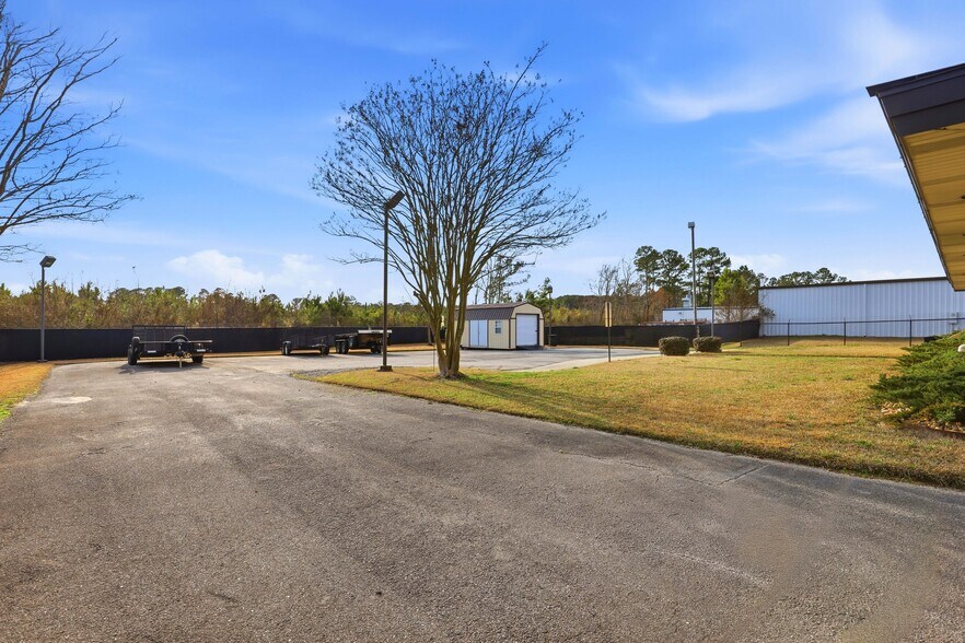 2857 Hull Rd, Kinston, NC à vendre - Photo de l’immeuble – Image 3 sur 44