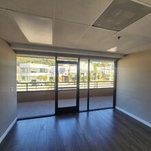 3535 Cahuenga Blvd W, Studio City, CA à louer Photo intérieure– Image 1 sur 9