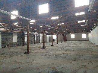 Plus de détails pour 2001 Belgrave Ave, Huntington Park, CA - Industriel/Logistique à louer