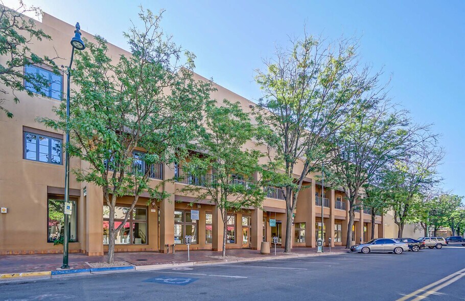 125 Lincoln Ave, Santa Fe, NM à louer - Photo de l’immeuble – Image 2 sur 30