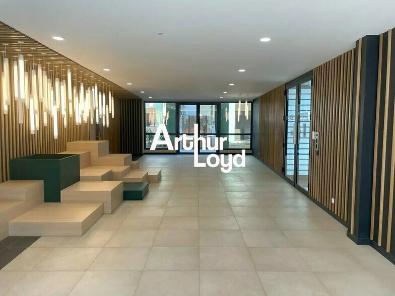 Bureau dans SOPHIA ANTIPOLIS à louer - Photo de l’immeuble – Image 3 sur 5