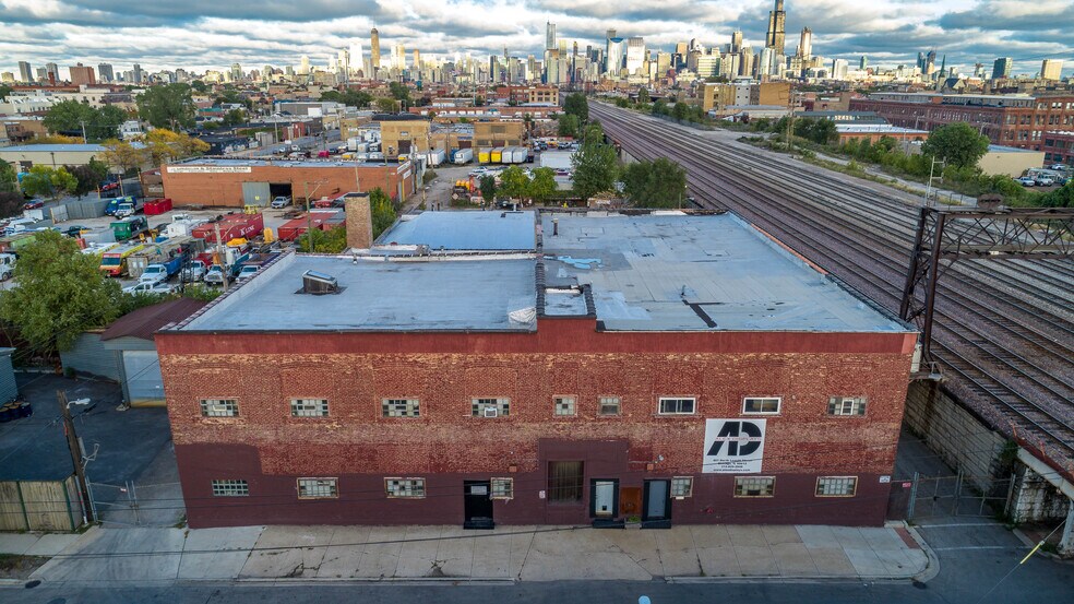 401 N Leavitt St, Chicago, IL à vendre - Photo de l’immeuble – Image 1 sur 11