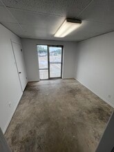 2800 W Division St, Arlington, TX à louer Photo intérieure– Image 2 sur 6