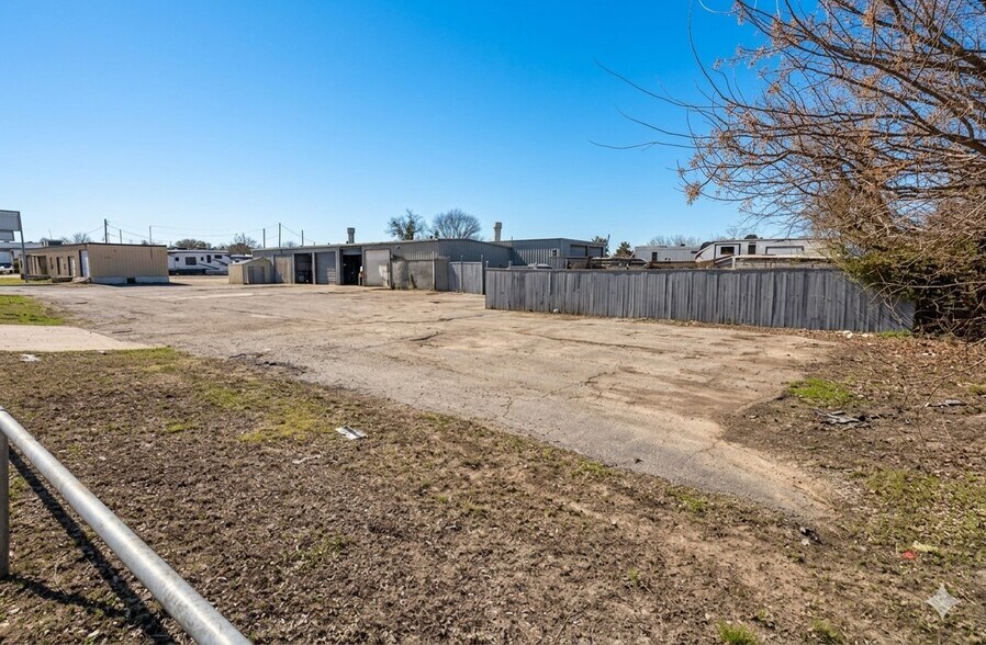 1414 & 1418 Avenue B portefeuille de 2 biens à vendre sur LoopNet.fr - Photo de l’immeuble – Image 3 sur 7