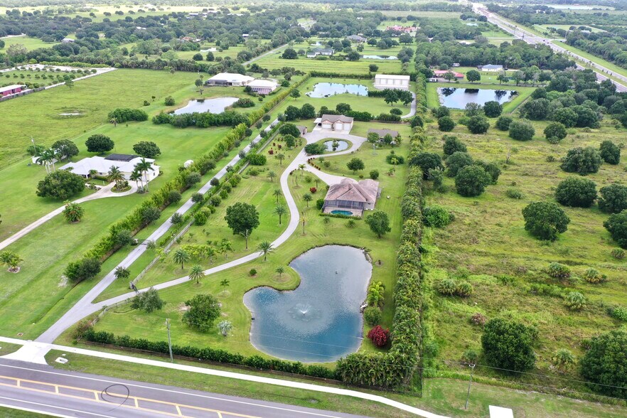 6680 65th St, Vero Beach, FL à vendre - Photo de l’immeuble – Image 3 sur 20