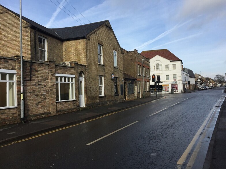 58-62 High St, St Neots à louer - Photo de l’immeuble – Image 3 sur 4