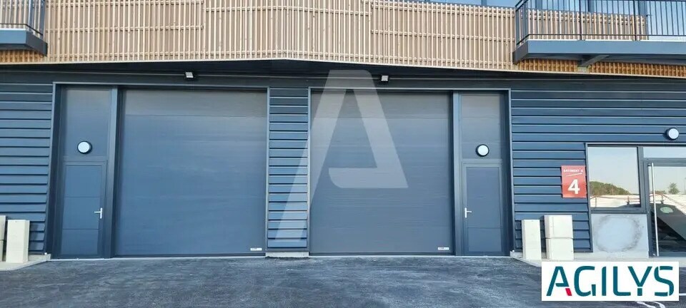 Local d'activités dans Moissy-Cramayel à vendre - Photo de l’immeuble – Image 3 sur 12