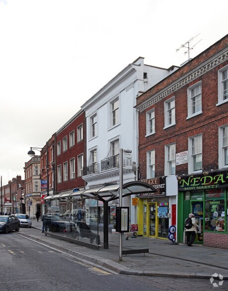 17 High St, High Wycombe à vendre - Photo de l’immeuble – Image 2 sur 2