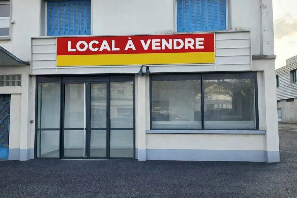Local commercial dans Chambéry à vendre Photo de l’immeuble– Image 1 sur 7