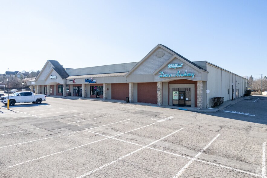 131 S Milford Rd, Milford, MI à louer - Photo de l’immeuble – Image 2 sur 8