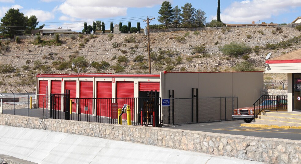 5201 N Mesa St, El Paso, TX à vendre - Photo principale – Image 1 sur 2