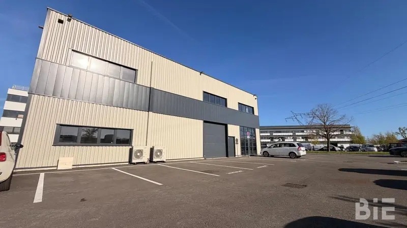 Local d'activités dans Artigues-près-Bordeaux à vendre - Photo de l’immeuble – Image 3 sur 5