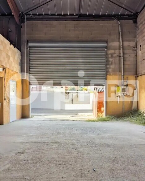 Local d’activités dans Agde à louer - Photo de l’immeuble – Image 2 sur 7