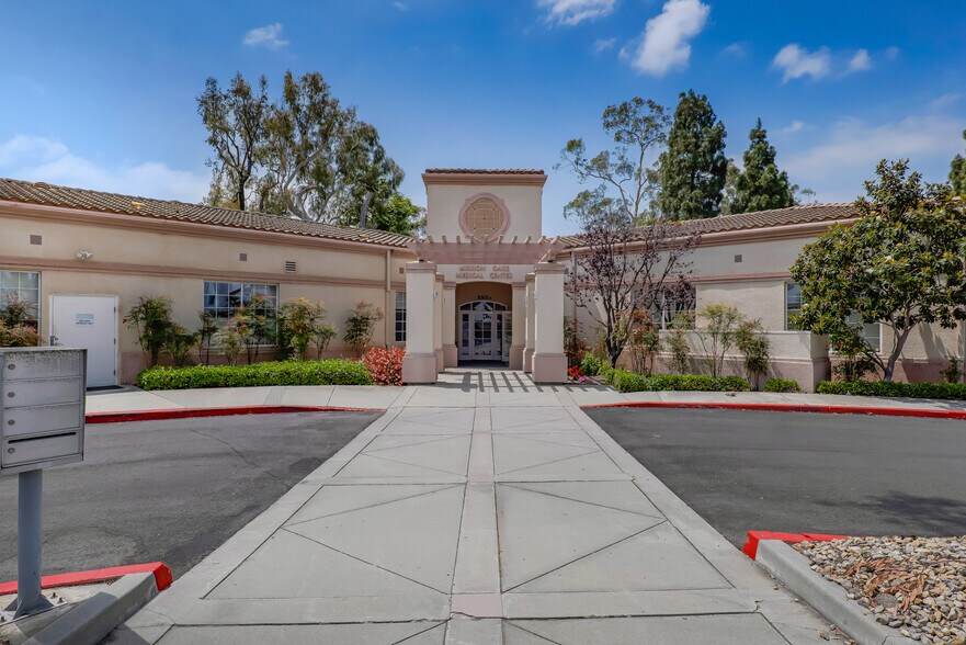 5301 Mission Oaks Blvd, Camarillo, CA à louer - Photo de l’immeuble – Image 1 sur 4