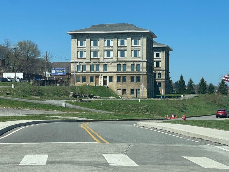 651 Hansen Ave, Butler, PA à vendre - Photo de l’immeuble – Image 2 sur 6