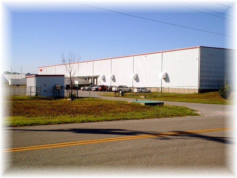 250 Mitch McConnell Way, Bowling Green, KY à louer - Photo de l’immeuble – Image 3 sur 18