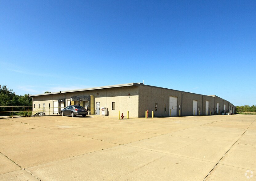 2601 S Ridge Rd E, Ashtabula, OH à louer - Photo de l’immeuble – Image 1 sur 4