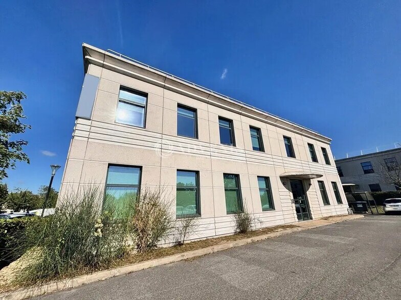 Bureau dans Créteil à louer - Photo de l’immeuble – Image 1 sur 11