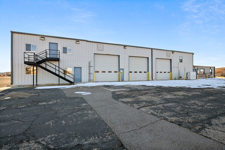 71 Allegiance Cir, Evanston, WY à vendre - Photo de l’immeuble – Image 3 sur 30