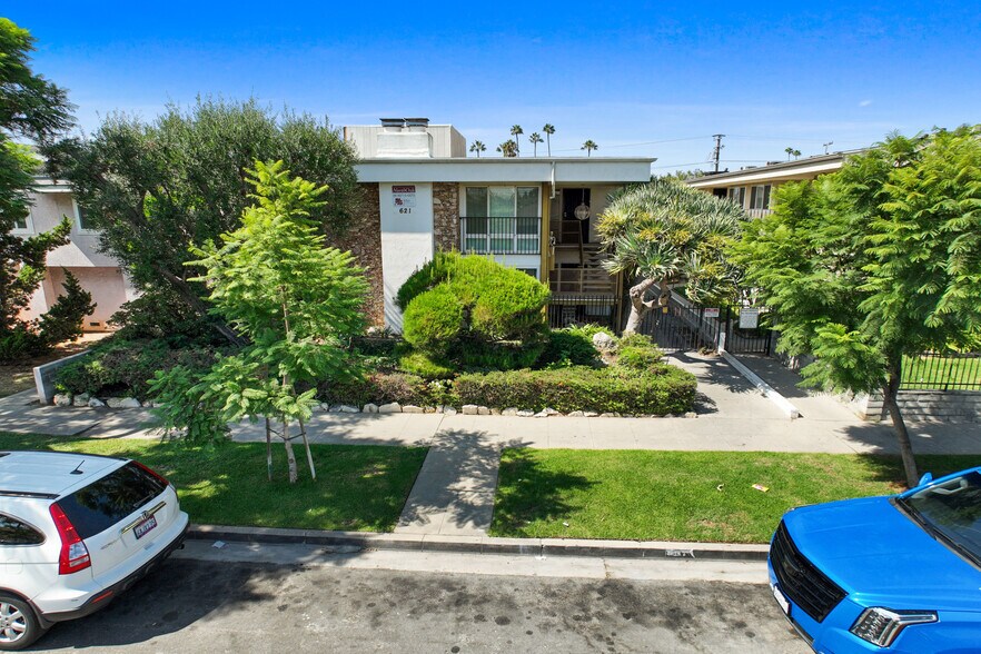 621 S Osage Ave, Inglewood, CA à vendre - Photo de l’immeuble – Image 2 sur 11