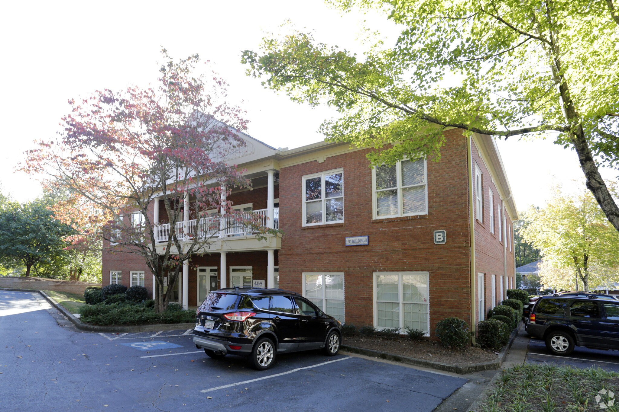 1215 Hightower Trl, Atlanta, GA à louer Photo principale– Image 1 sur 10