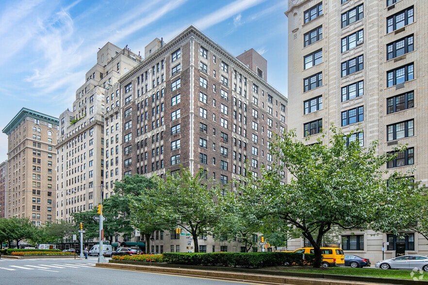 885 Park Ave, New York, NY à louer - Photo de l’immeuble – Image 3 sur 16