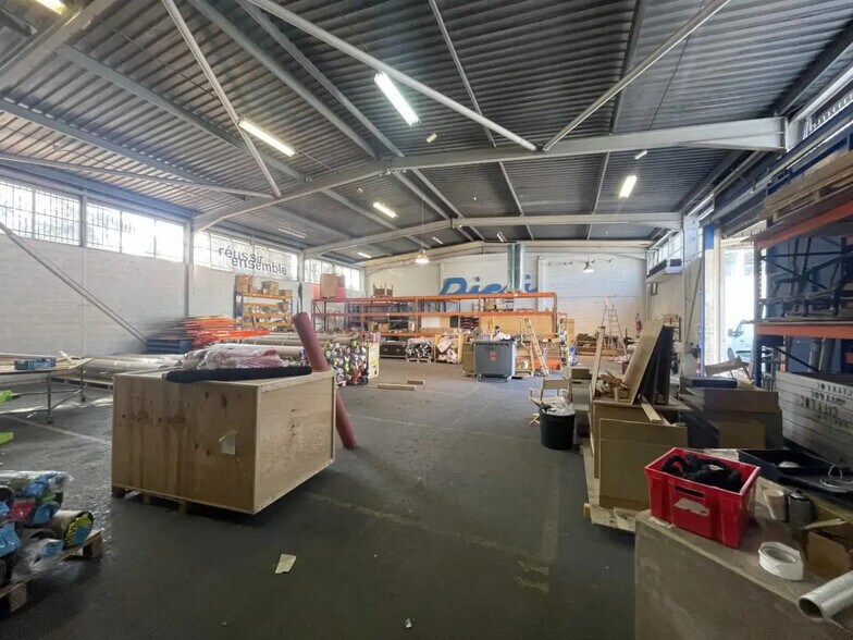 Industriel/Logistique dans Carros à louer - Photo de l’immeuble – Image 2 sur 14