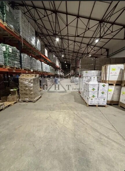 Bureau dans Villeneuve-la-Garenne à louer - Photo de l’immeuble – Image 2 sur 8