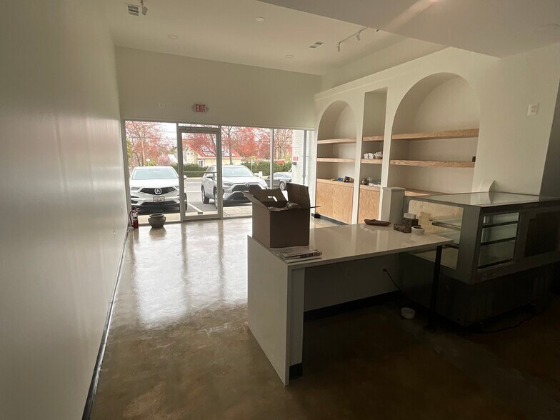 5951-5953 Halpine Rd, Rockville, MD à louer - Photo intérieure – Image 3 sur 13
