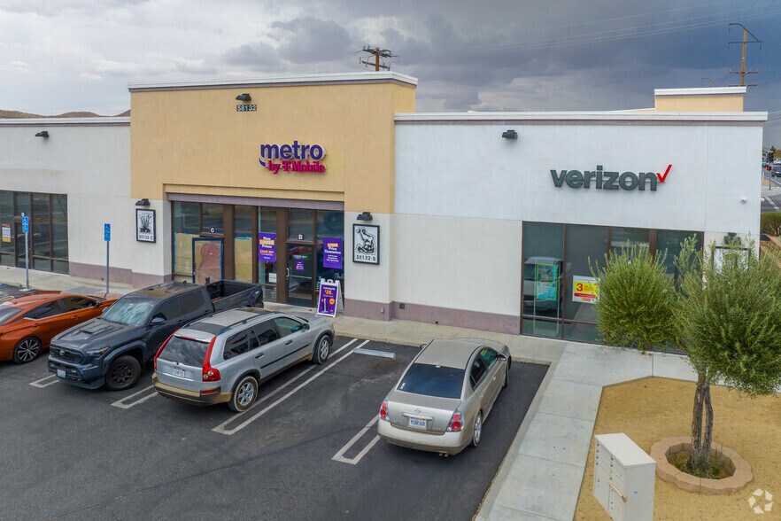 58132 Twentynine Palms Hwy, Yucca Valley, CA à louer - Photo de l’immeuble – Image 3 sur 4