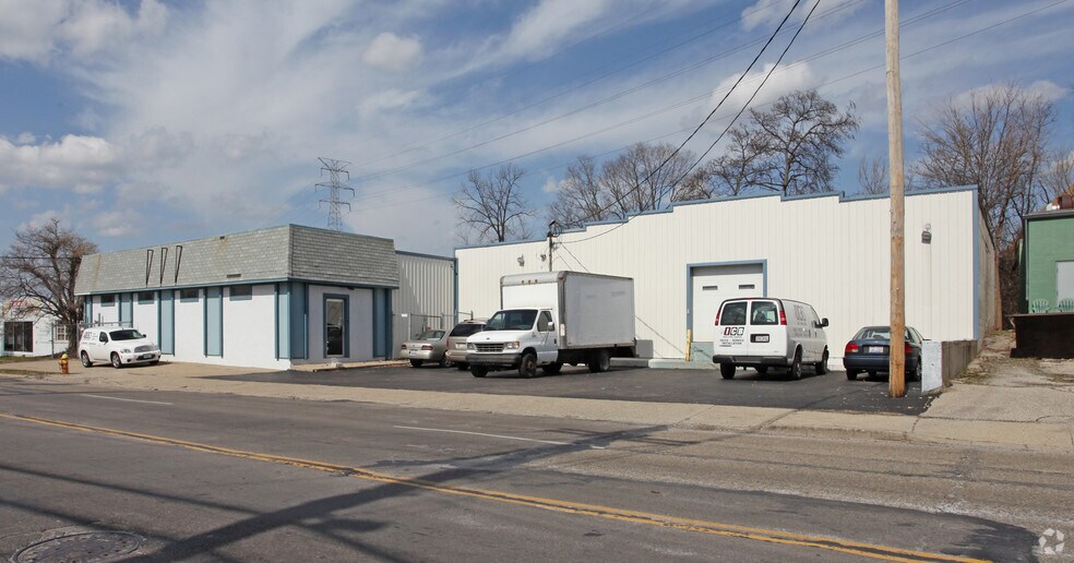 1756 Tennessee Ave, Cincinnati, OH à louer - Photo de l’immeuble – Image 1 sur 10