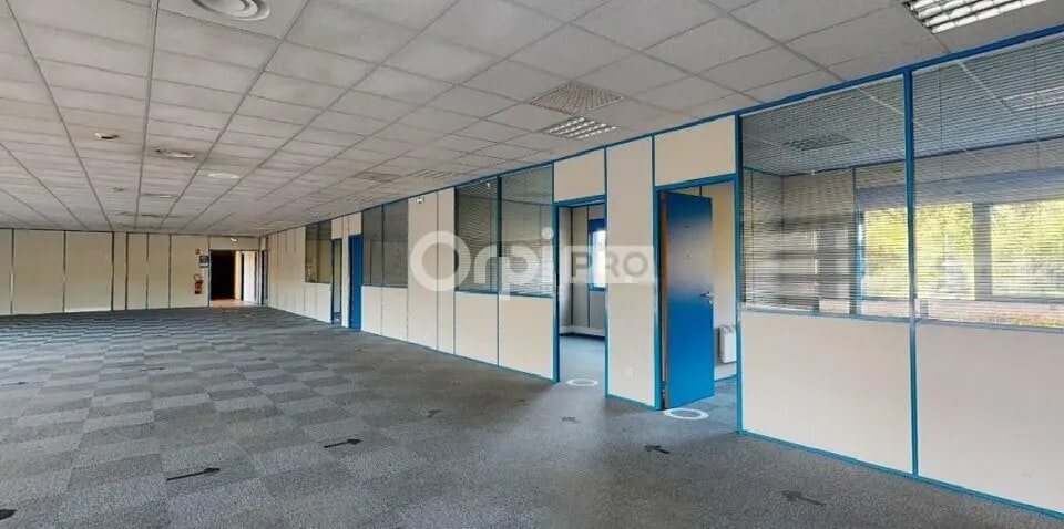Bureau dans Tergnier à louer - Photo de l’immeuble – Image 3 sur 5