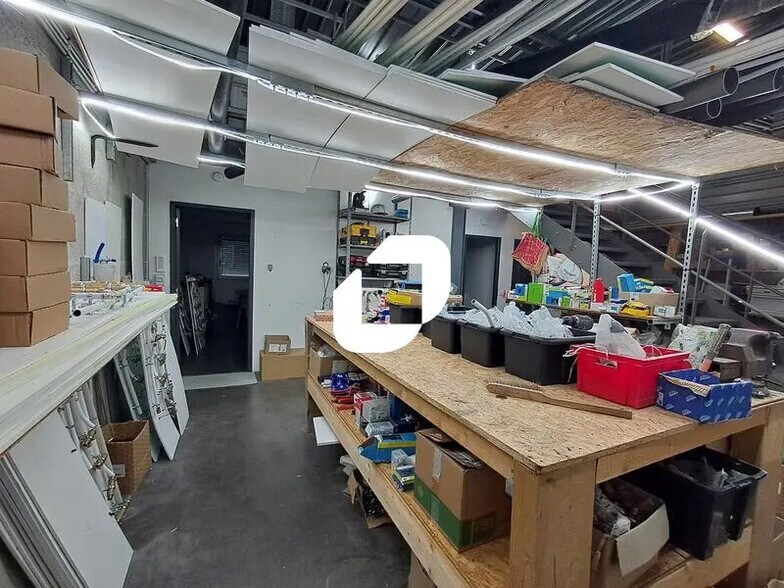 Local d’activités dans Cenon à louer - Photo de l’immeuble – Image 1 sur 9