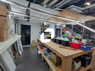 Plus de détails pour Local d'activités à louer