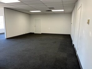 9621 63 Av NW, Edmonton, AB à louer Photo intérieure– Image 1 sur 5