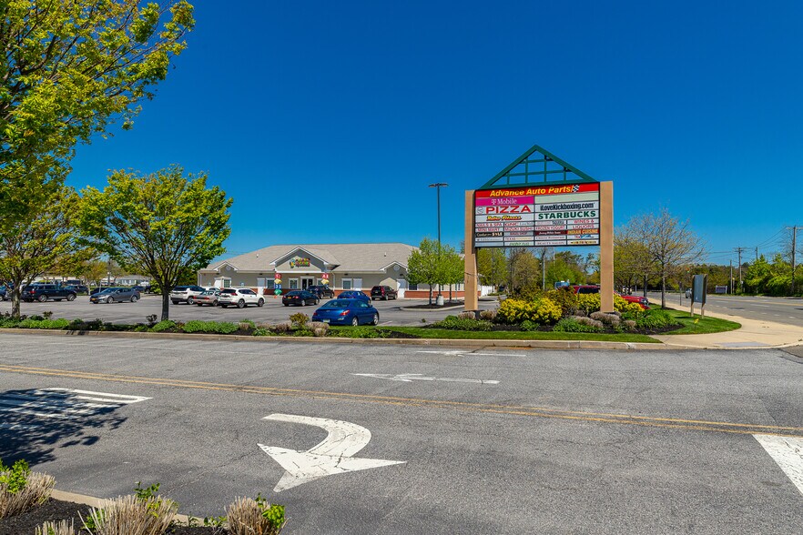 520 Commack Rd, Deer Park, NY à louer - Photo de l’immeuble – Image 2 sur 10