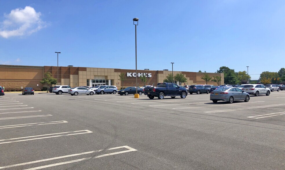 403-421 Commack Rd, Deer Park, NY à louer - Photo de l’immeuble – Image 2 sur 8