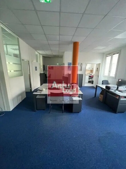 Bureau dans Sens à louer - Photo de l’immeuble – Image 2 sur 4