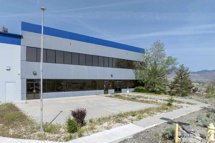 101 Evans Ave, Dayton, NV à louer - Photo de l’immeuble – Image 3 sur 7